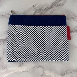 World Traveller Plus Airline Zipper Pouch